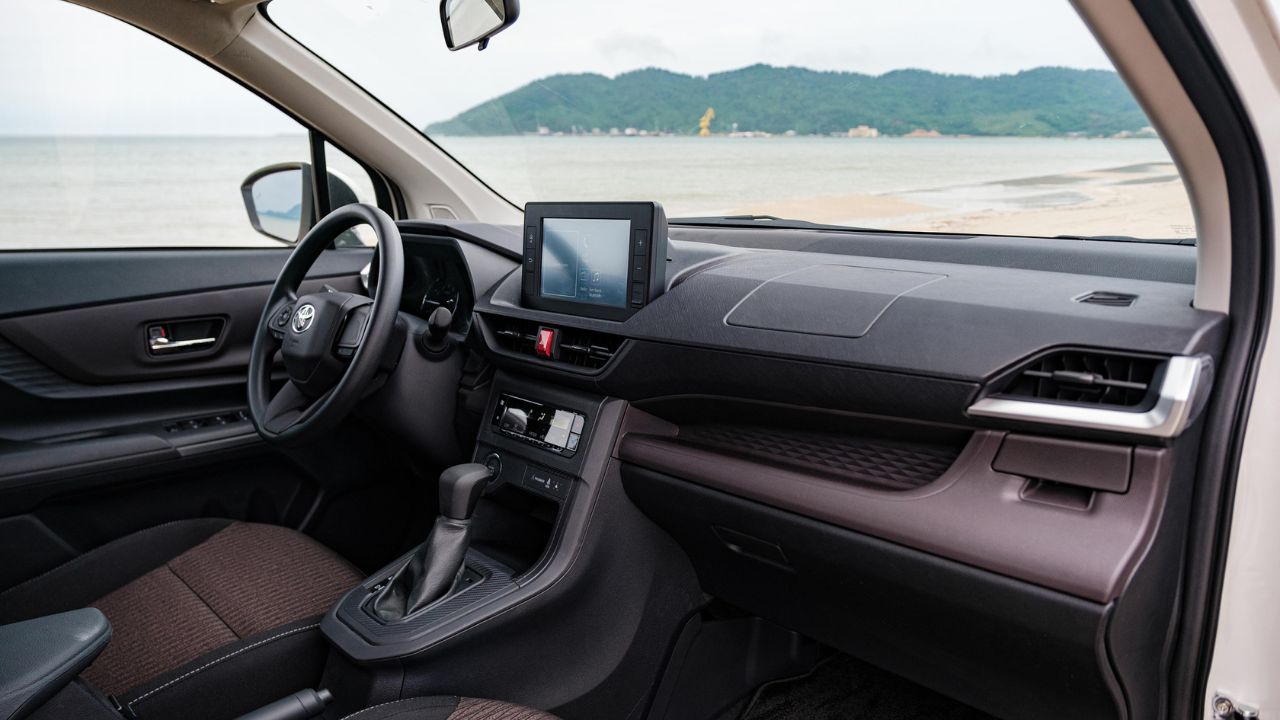 giá xe Toyota Avanza Premio bán tại Biên Hòa (5)